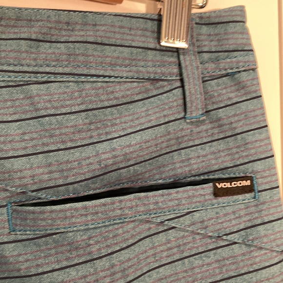 Volcom frickin surf & Turf shorts 30 teal stripes - Picture 5 of 16
